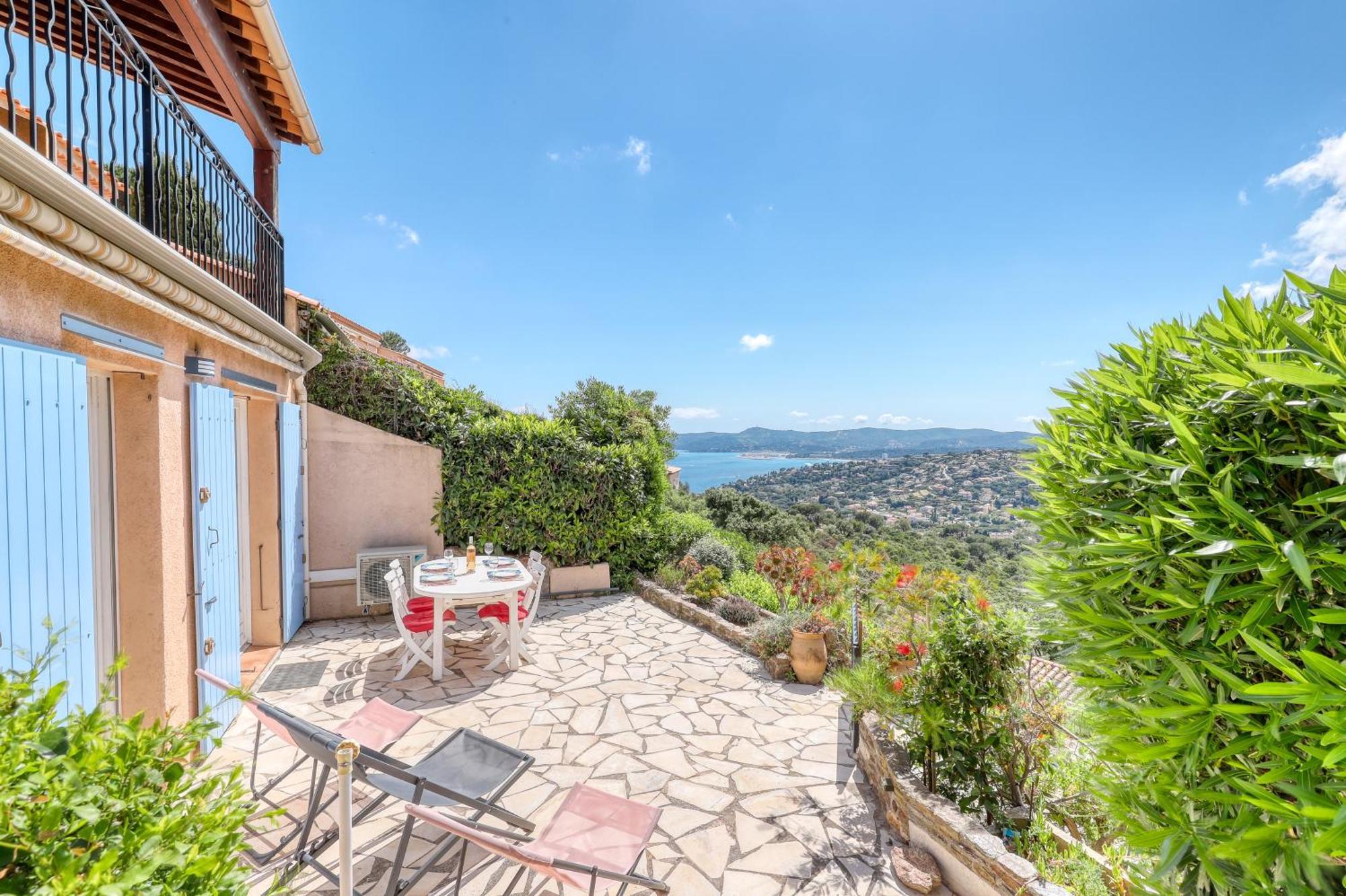 Apartament Exceptional View In Saint-Clair For 4 People Le Lavandou Zewnętrze zdjęcie